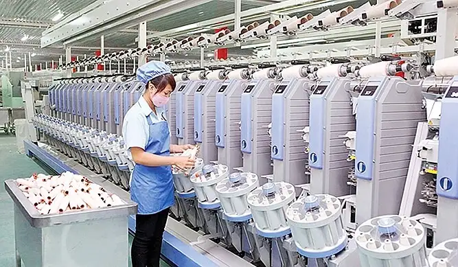 keo dán nhựa PP PE kiểm tra bề mặt trước khi thi công